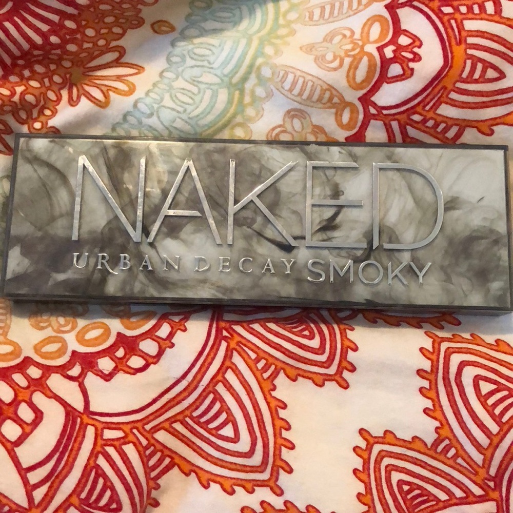 Urban Decay Naked Smoky Eyeshadow Palette